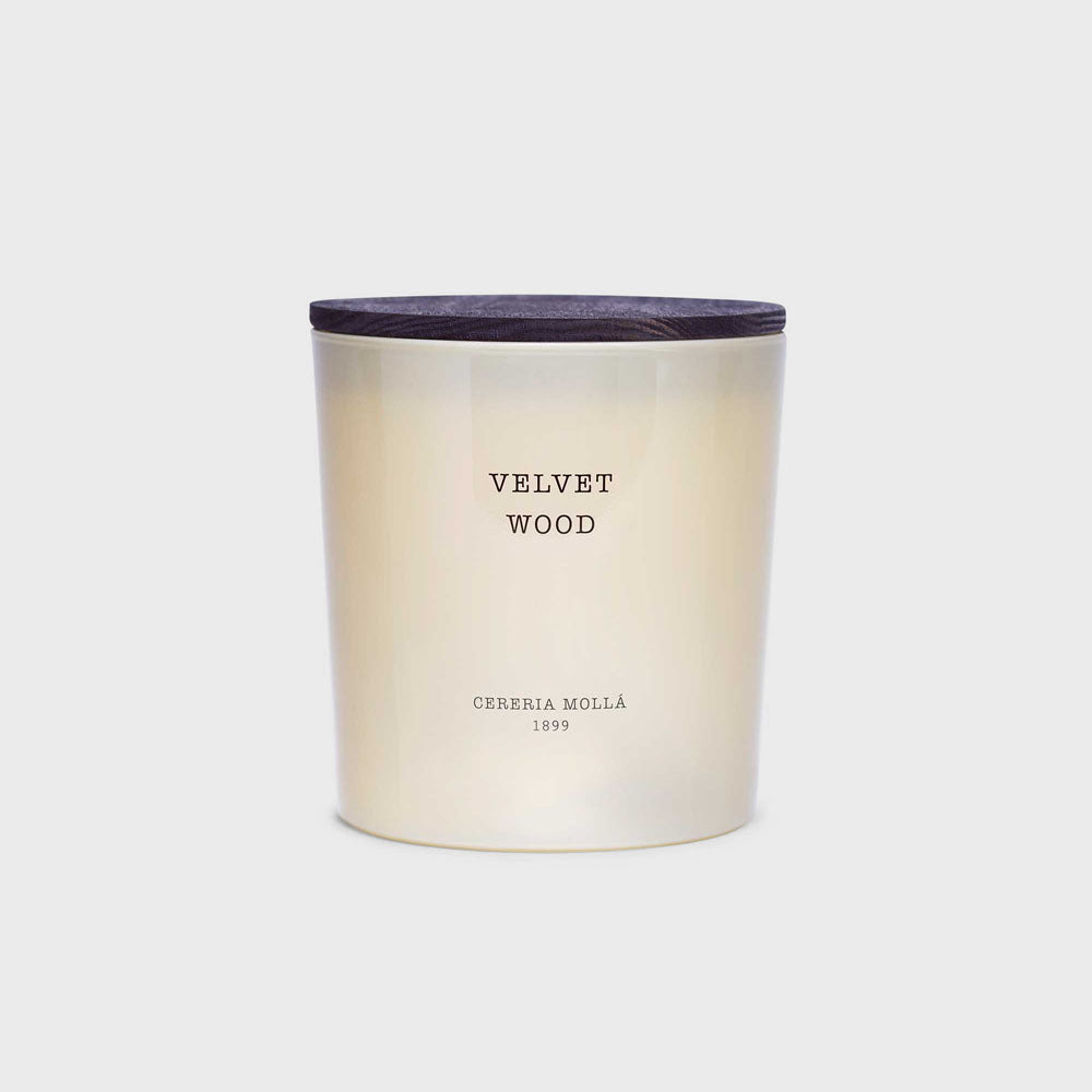 Velvet Wood 600g Premium Candle by Cereria Molla