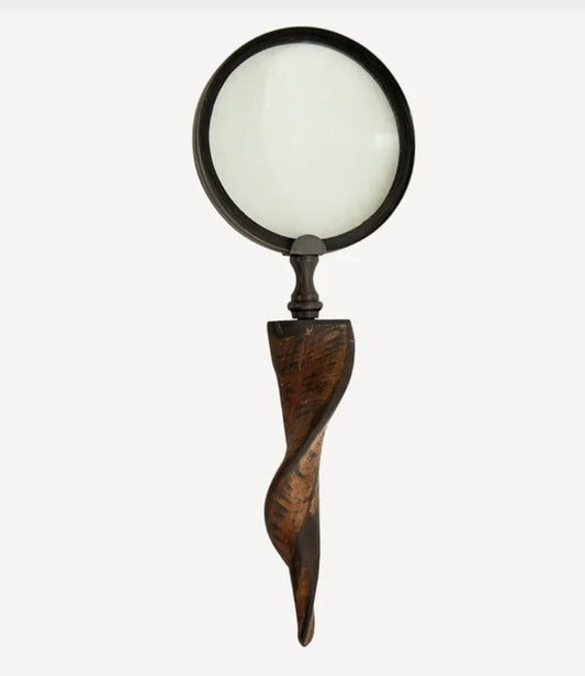 Twist Magnifying Glass