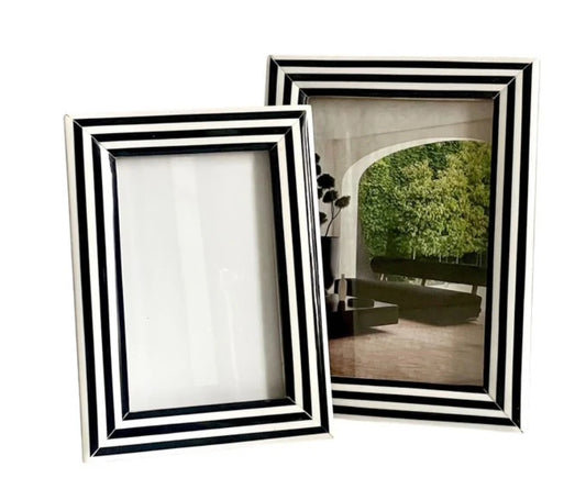Black & White Photo Frame 5" x 7"