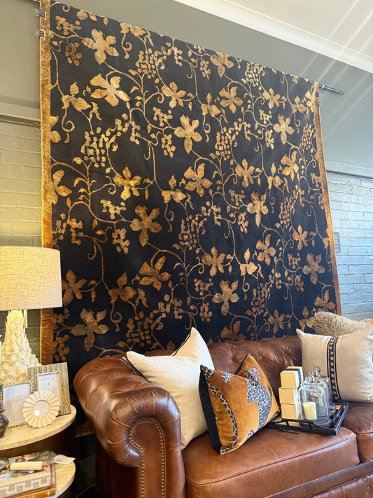 Fine Quality Hand Knotted Napalese Rug