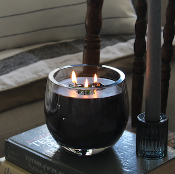Francalia Oud Scented Candle Droplet Lustre Black Wax